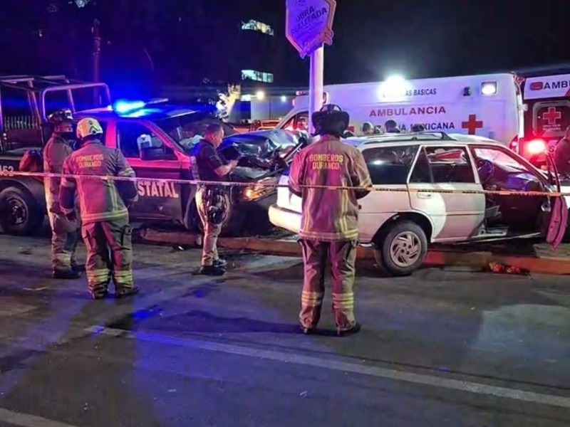 Choque entre patrulla y vehículo particular deja varios heridos en Durango