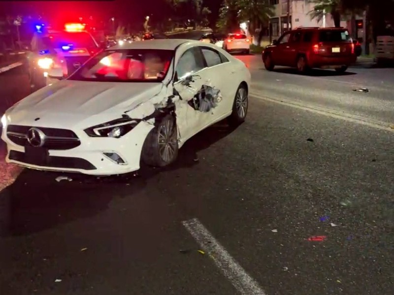 Choque frontal en Tepic deja cuaniosos daños materiales