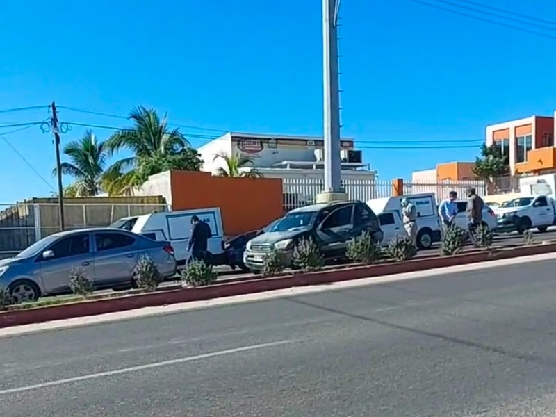 Choque múltiple provoca afectaciones viales en carretera transpeninsular, en Cabo San Lucas