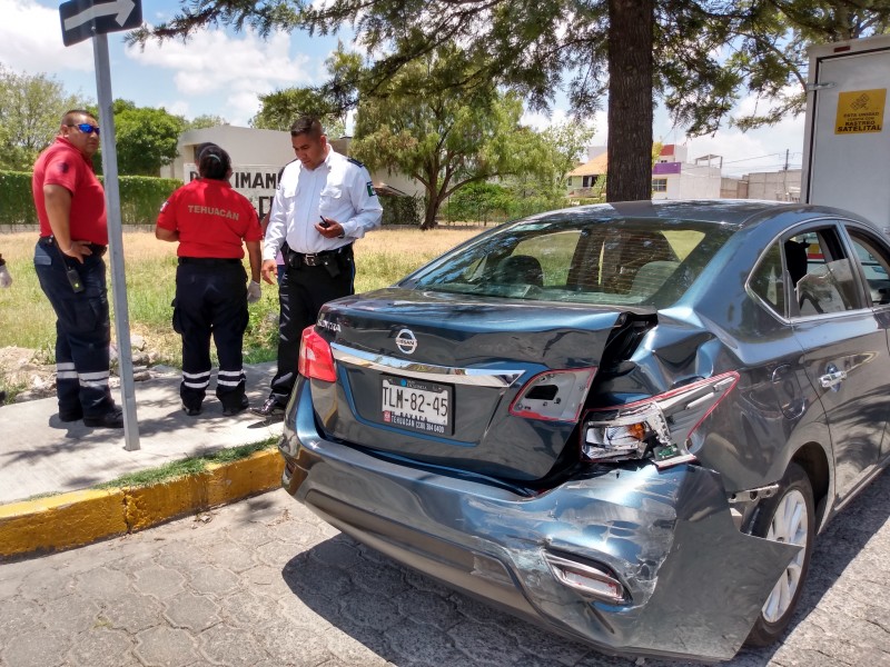 Choque por alcance dejó a mujer lesionada