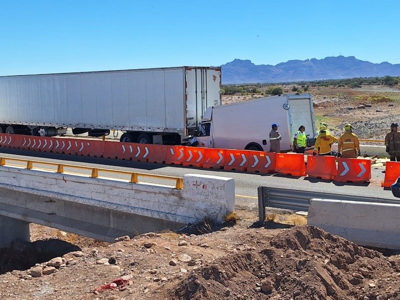 Choque por alcance en km 21 carretera Hermosillo-Obregón