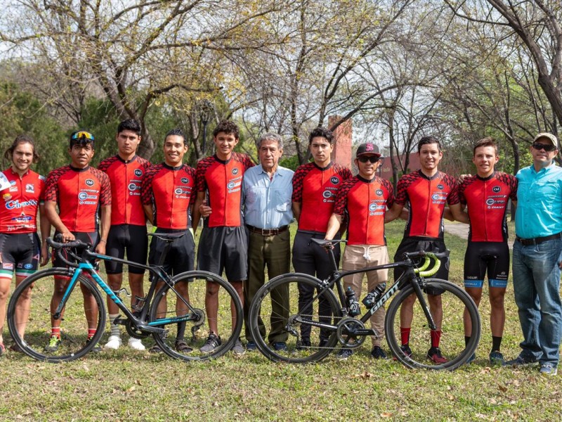 Ciclistas laguneros destacan en competencia nacional