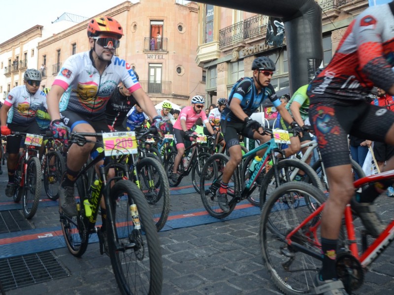 Ciclistas nacionales se reúnen en la capital