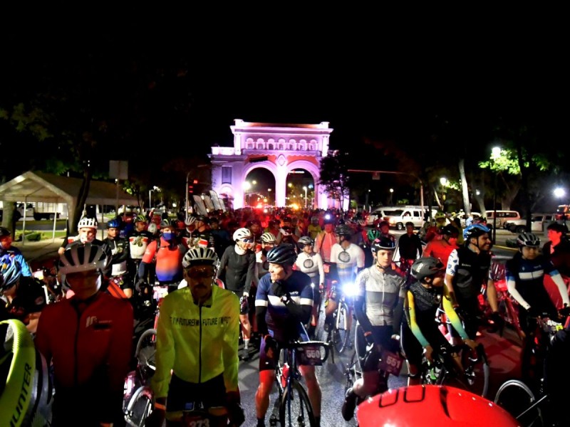 Ciclistas superan el Reto GDL-Manzanillo