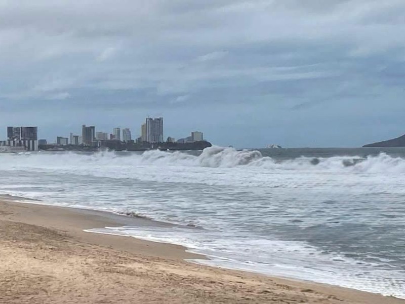 Cielo nublado y caluroso con probabilidad de lluvias para Mazatlán