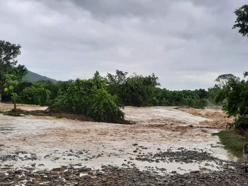 Cien familias afectadas por lluvias en municipios de Sierra Norte