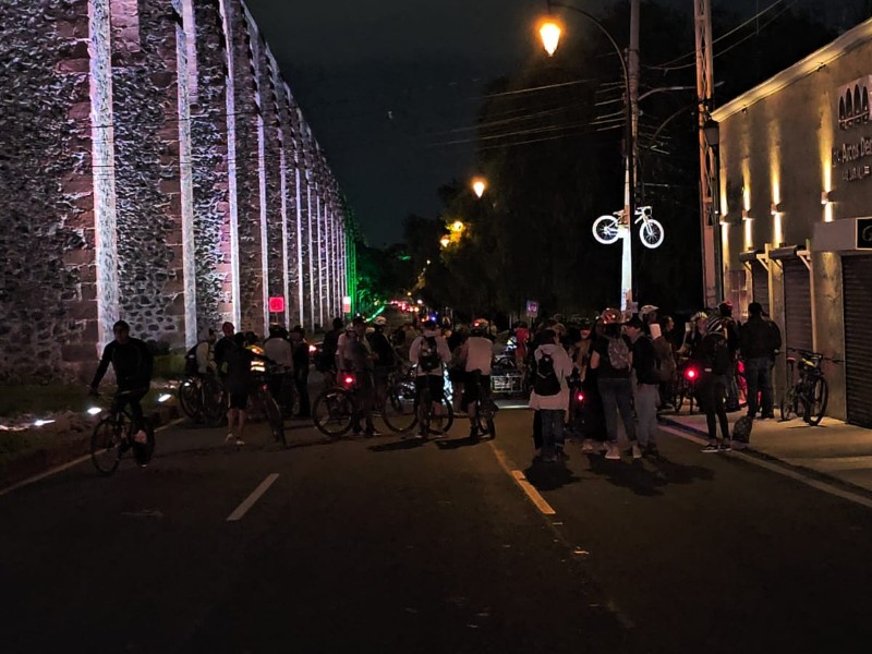Cientos de ciclistas se manifiestan por muerte de compañero en Los Arcos