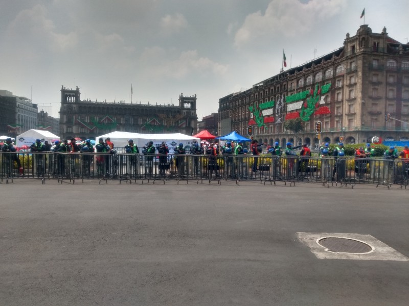 Cientos de policías en el Zócalo de la CDMX