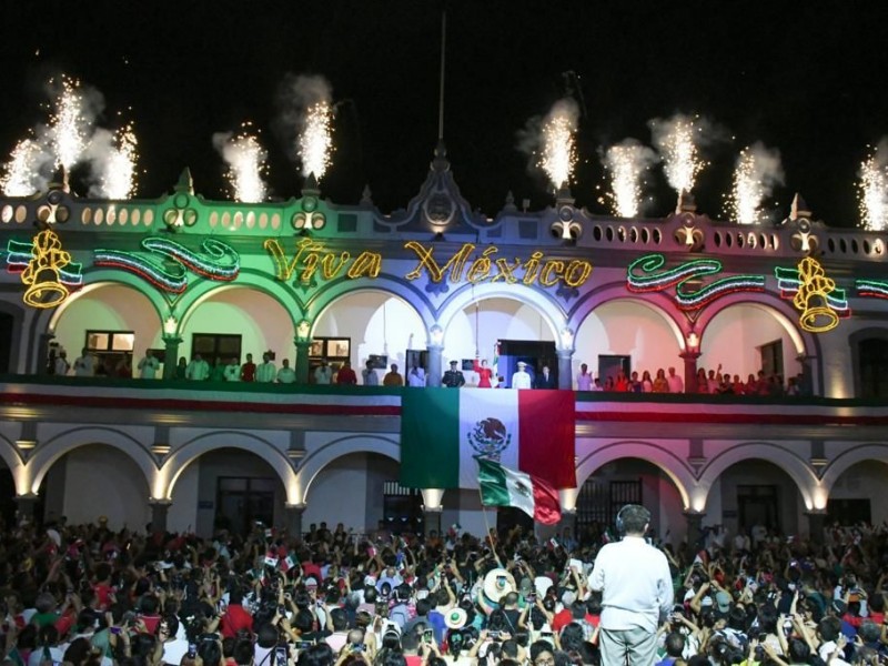 Cientos llegaron al zócalo para el Grito de Independencia