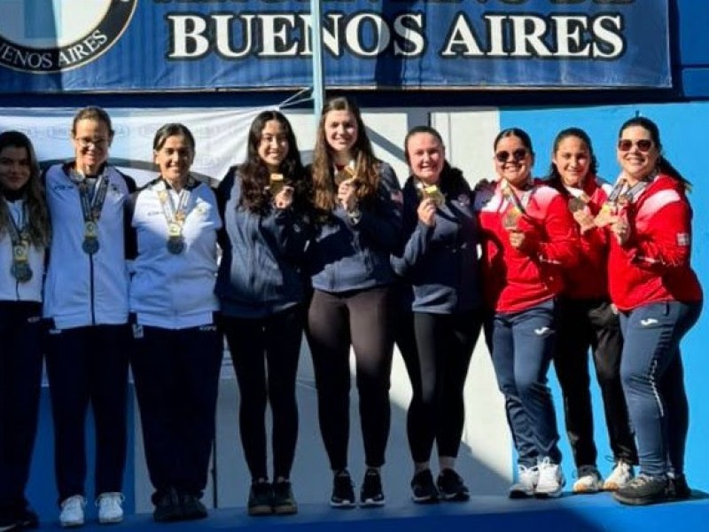 Cierra Andrea Ibarra con tres preseas en campeonato