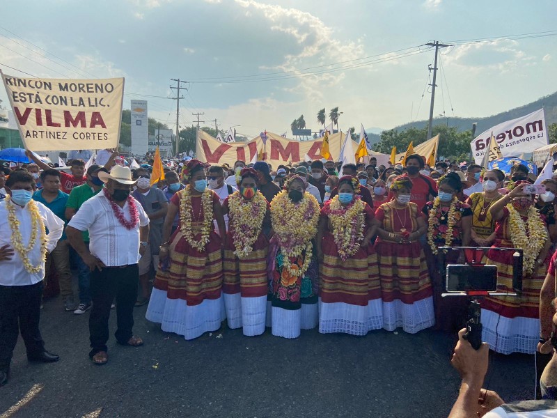 Cierra campaña Vilma Cortés entre cientos de simpatizantes