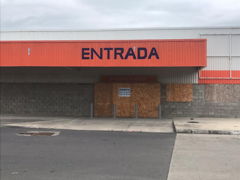 Cierra sus puertas supermercado en Veracruz