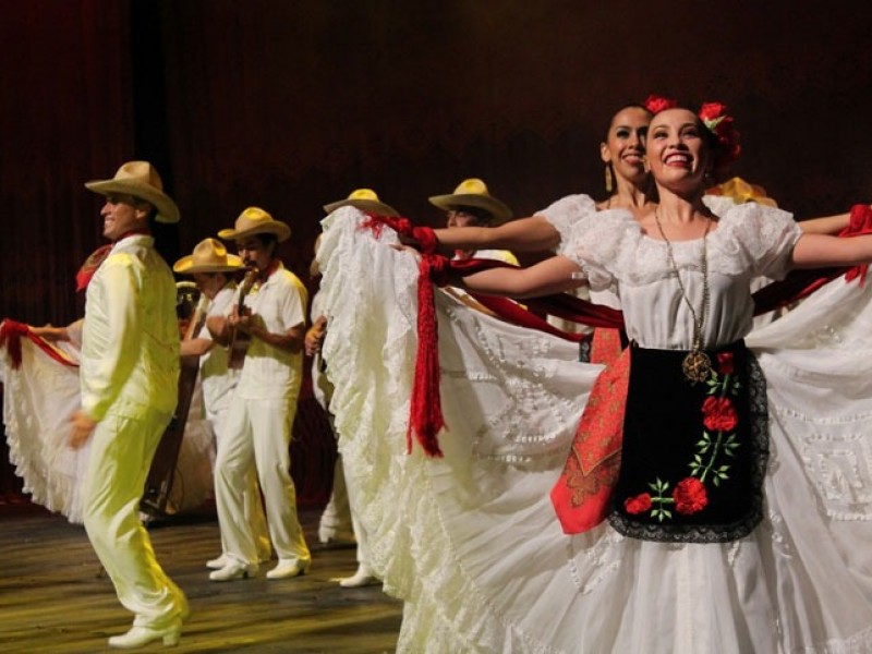 Cierran 20 escuelas de danza por pandemia en Veracruz