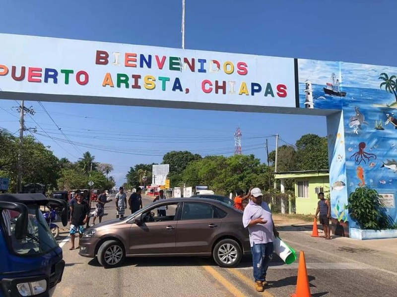 Cierran acceso a Puerto Arista