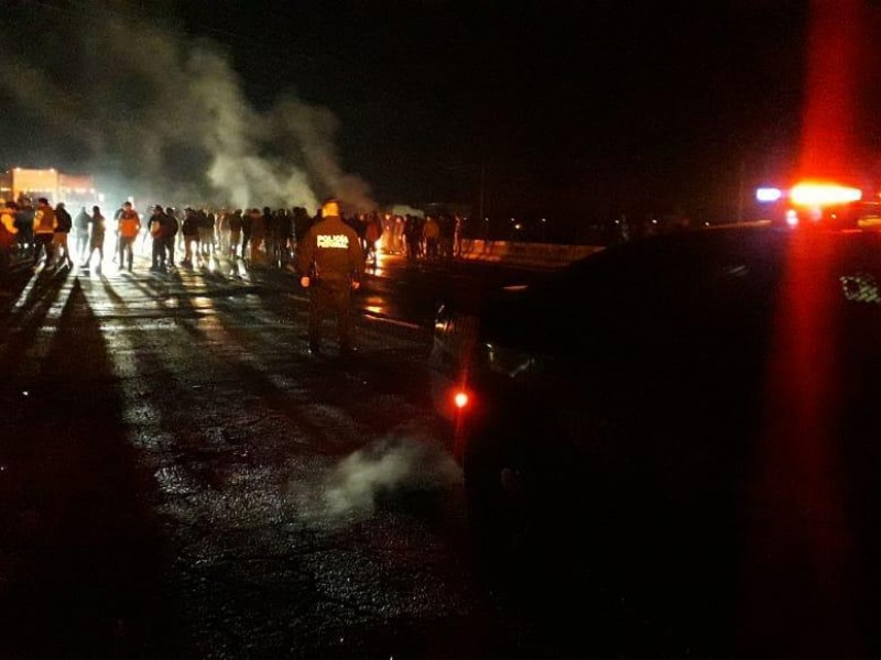 Cierran autopista México - Puebla