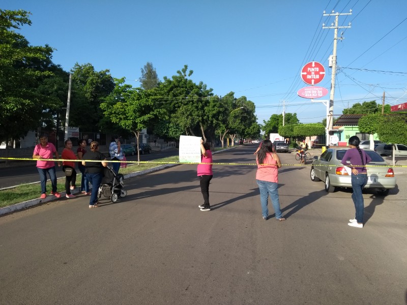 Cierran calle Morelos