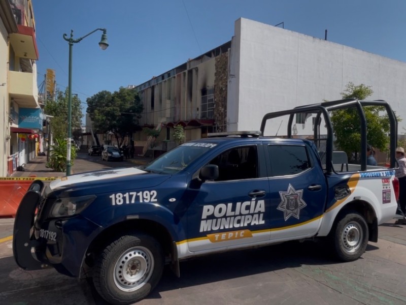 Cierran calles aledañas al mercado Juan Escutia por labores de limpieza