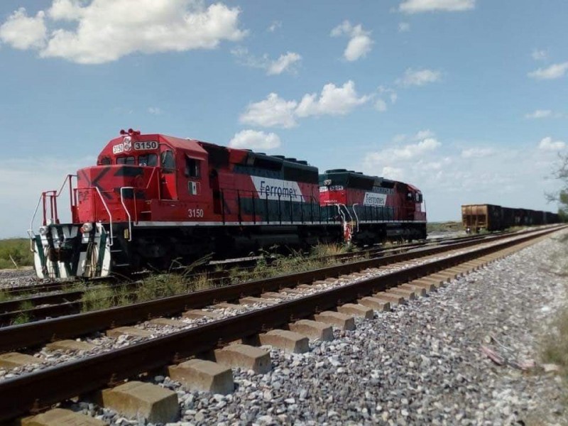 Cierran calles por reubicación de vías del tren