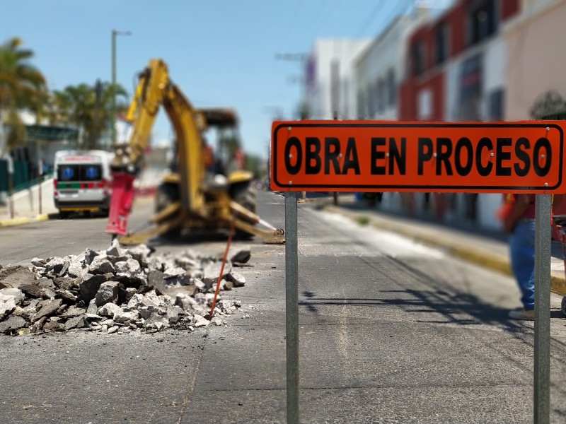 Cierran calles del centro por trabajos de bacheo