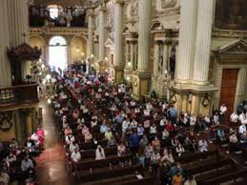 Cierran calles para brindar seguridad a visitantes en la Catedral