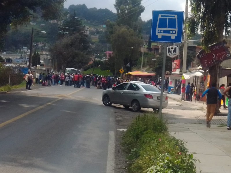 Cierran carretera Tenancingo-Tenango por falta de agua