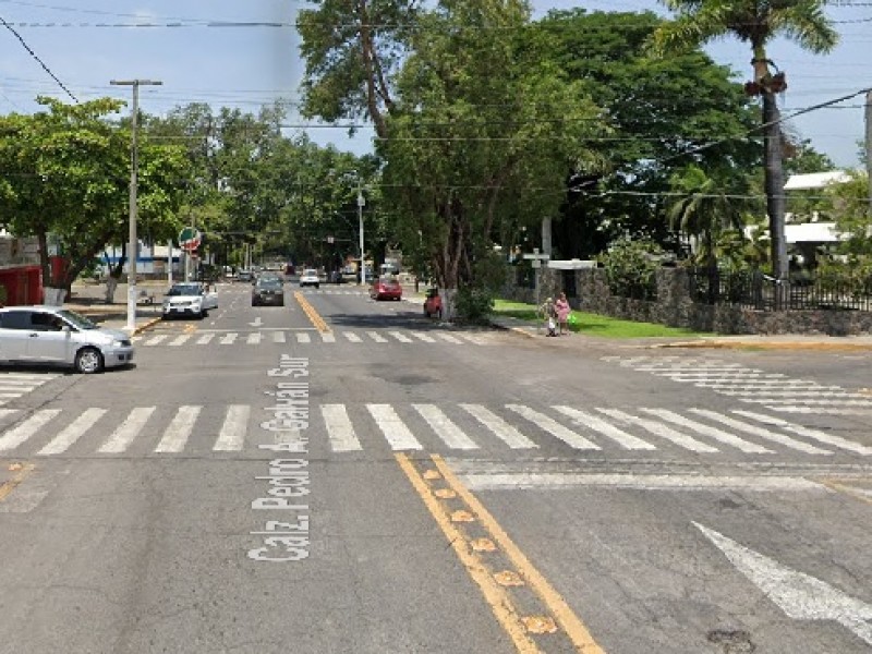 Cierran carril de Calzada Galván por obras de Ciapacov