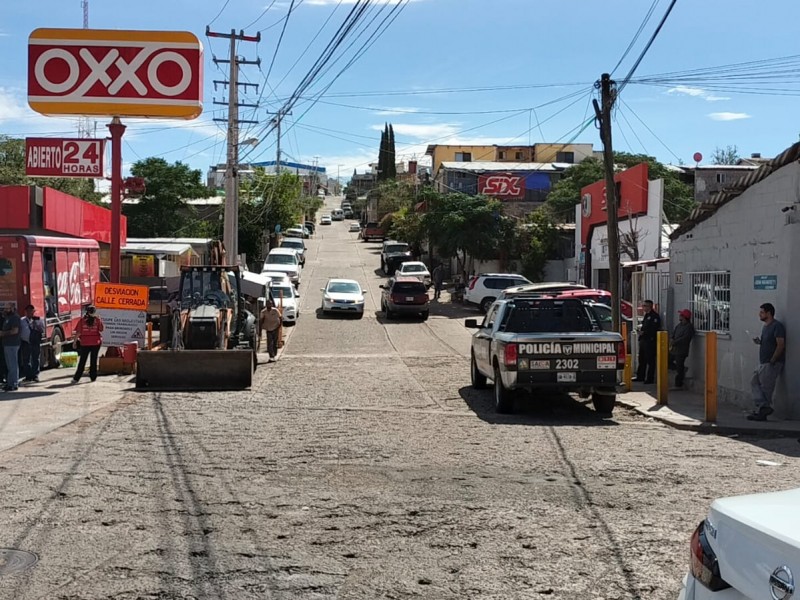 Cierran circulación de la calle Juan Navarrete