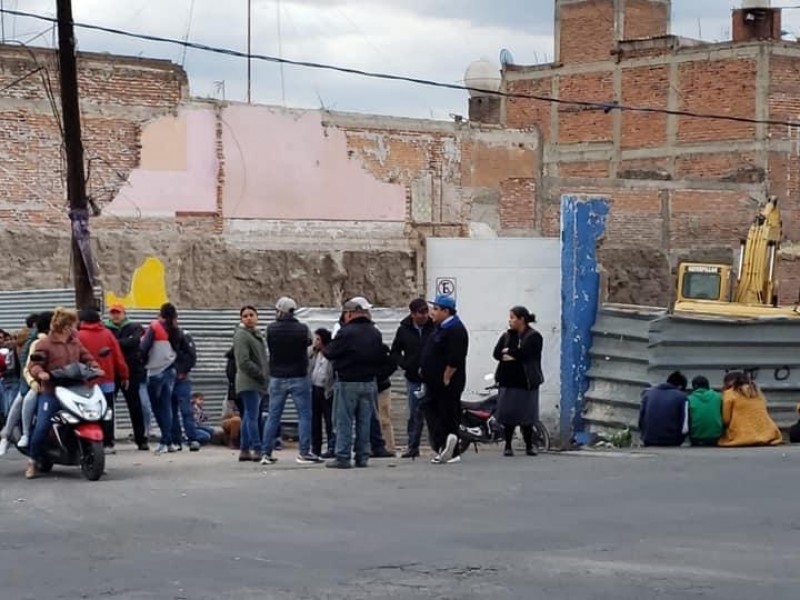 Cierran comerciantes de San Martín Texmelucan accesos a municipio