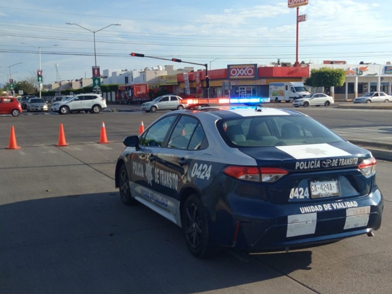 Cierran cruce de la Rolando Arjona  y Villas del Río