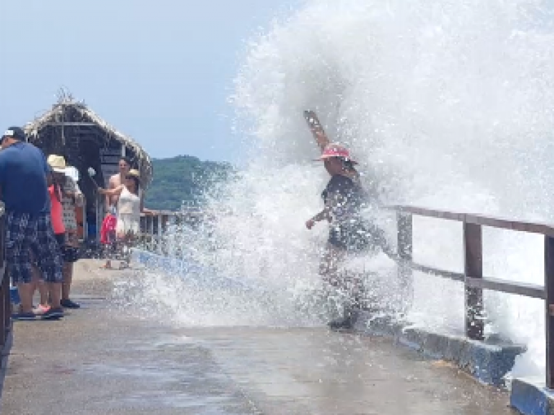 Cierran embarque en muelle de playa Linda