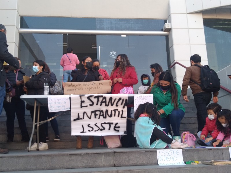 Cierran estancias infantiles del ISSSTE en Toluca y Tultitlán