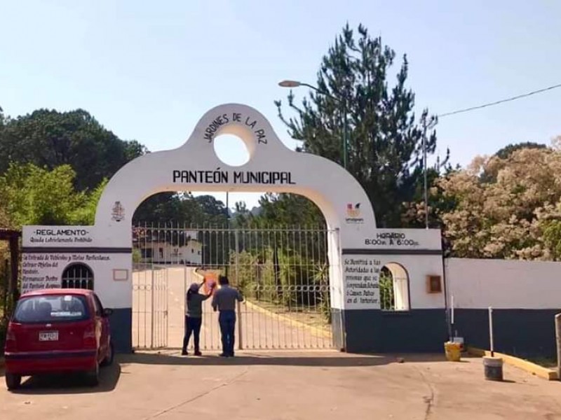 Cierran panteones en municipios de Michoacán por día del Padre