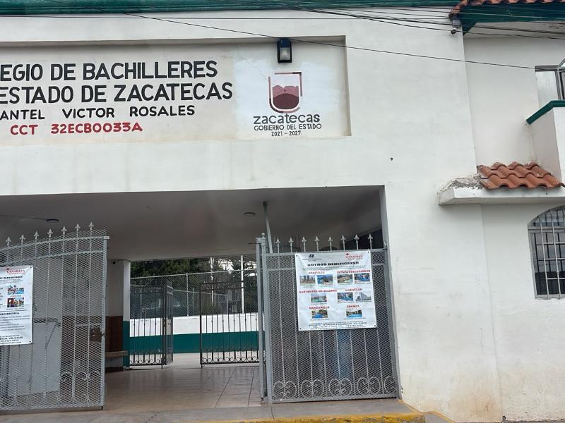 Cierran plantel del Colegio de Bachilleres en Guadalupe por inconformidad laboral