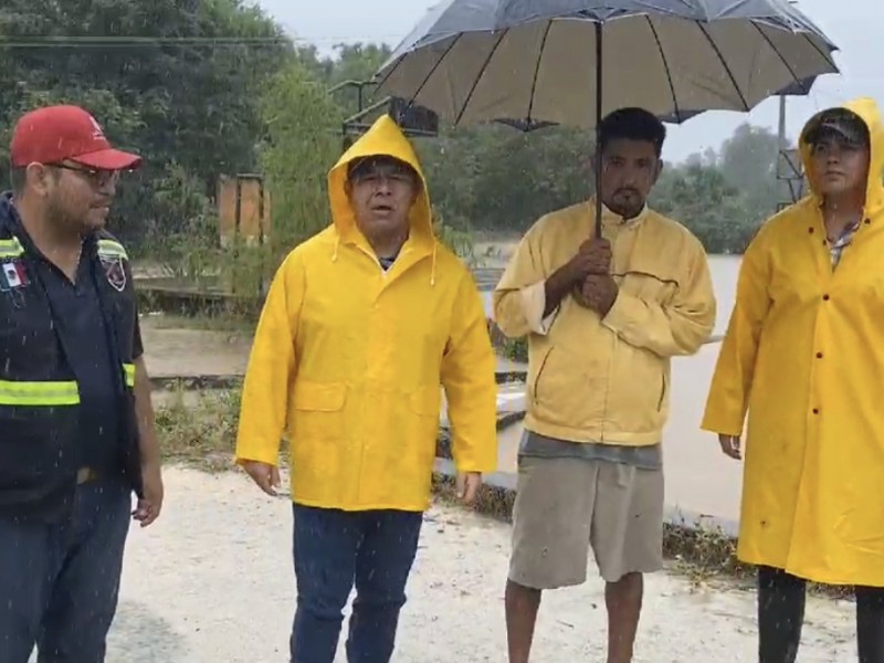 Cierran puente El Cabritero en Petatlán por creciente de arroyo