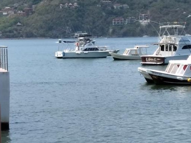 Cierran puerto a la navegación en Zihuatanejo