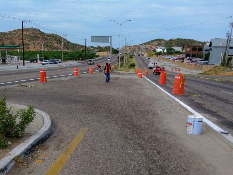 Cierran retorno frente a gasolineras de cerro colorado