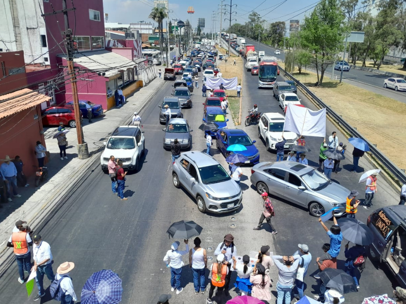 Cierran Tollocan para exigir destitución de Ernesto Cuellar