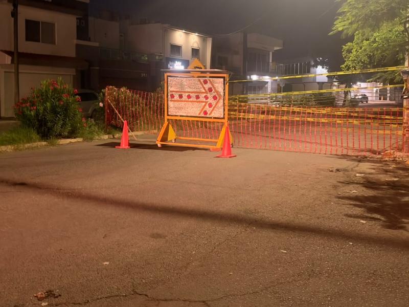 Cierran tramo del bulevar Villas del Río por falla en colector sanitario
