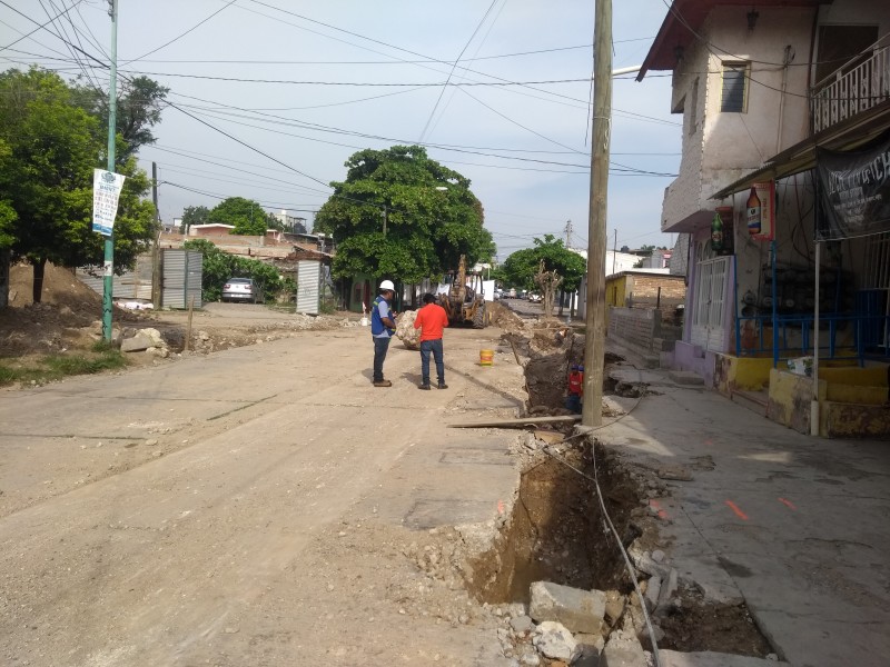 Cierran vialidades por obra de arroyo San Roque