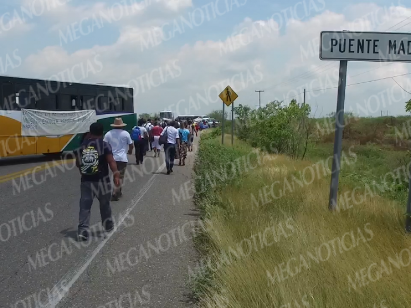 Cierre carretero en Puente Madera