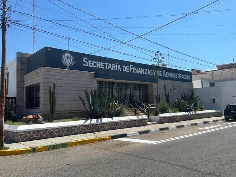 Cierre de año presiona finanzas estatales por recortes y deudas