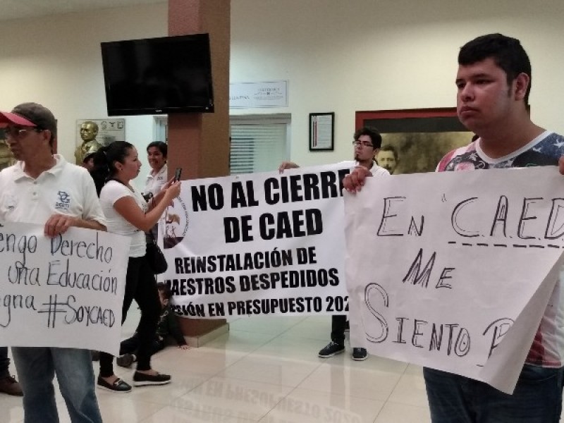 Cierre de CAED, pérdida irreparable para alumnos