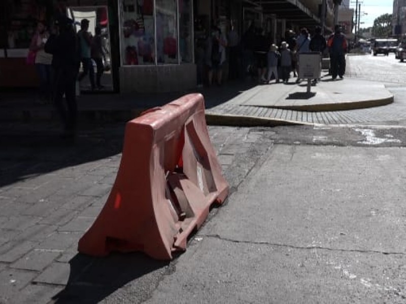 Cierre de vialidad en el mercado Pino Suárez