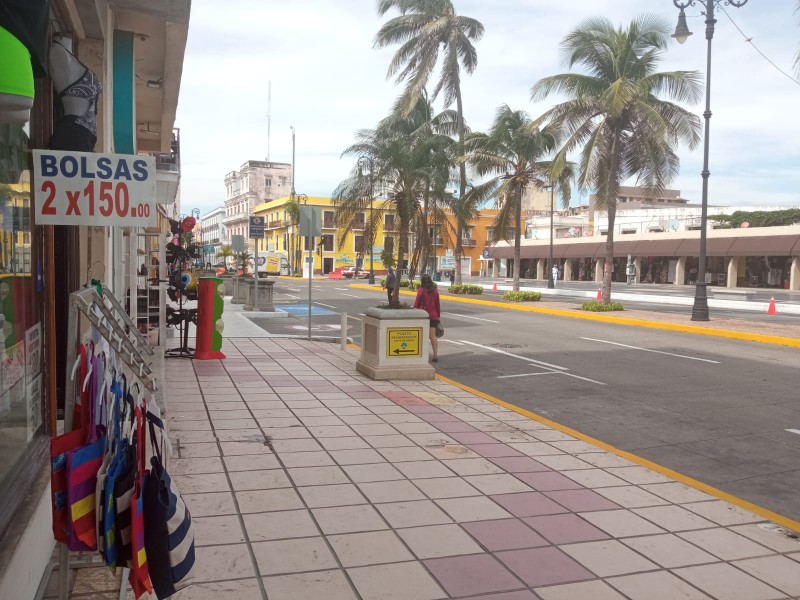 Cierre del malecón genera afectaciones en comerciantes establecidos