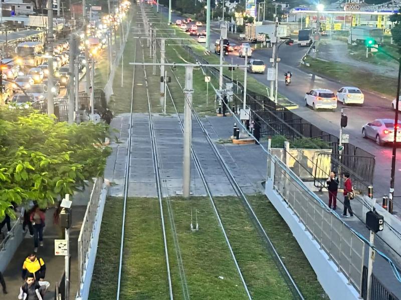 Cierre vehicular continúa en las inmediaciones de la estación España tras manifestaciones