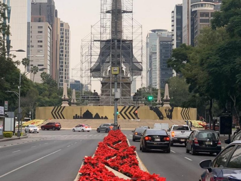 Cierres viales en Reforma por desfile navideño