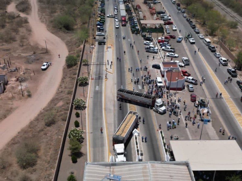 Cierran de manera intermitente la carretera internacional