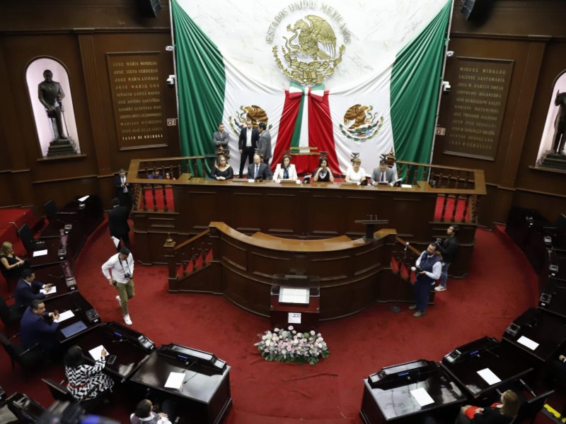 Cinco diputados locales solicitan licencia