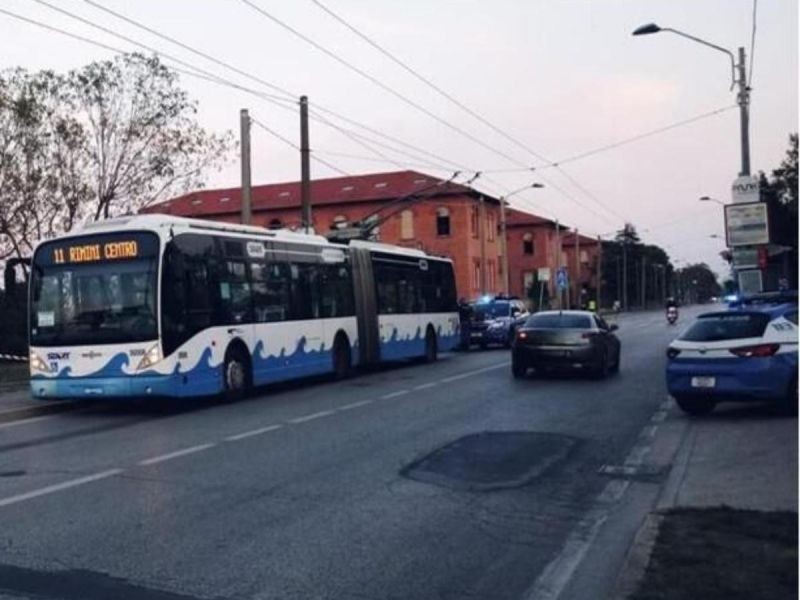 Cinco heridos tras ataque con cuchillo en Italia