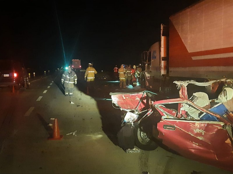 Cinco lesionado deja choque sobre la carretera a Guaymas